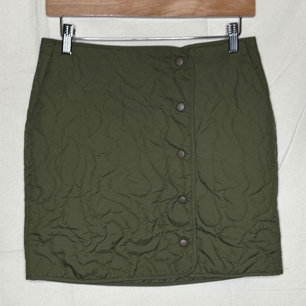 NWT Vero Moda Women's Quilted Accent Button Short Skirt size Small Green
